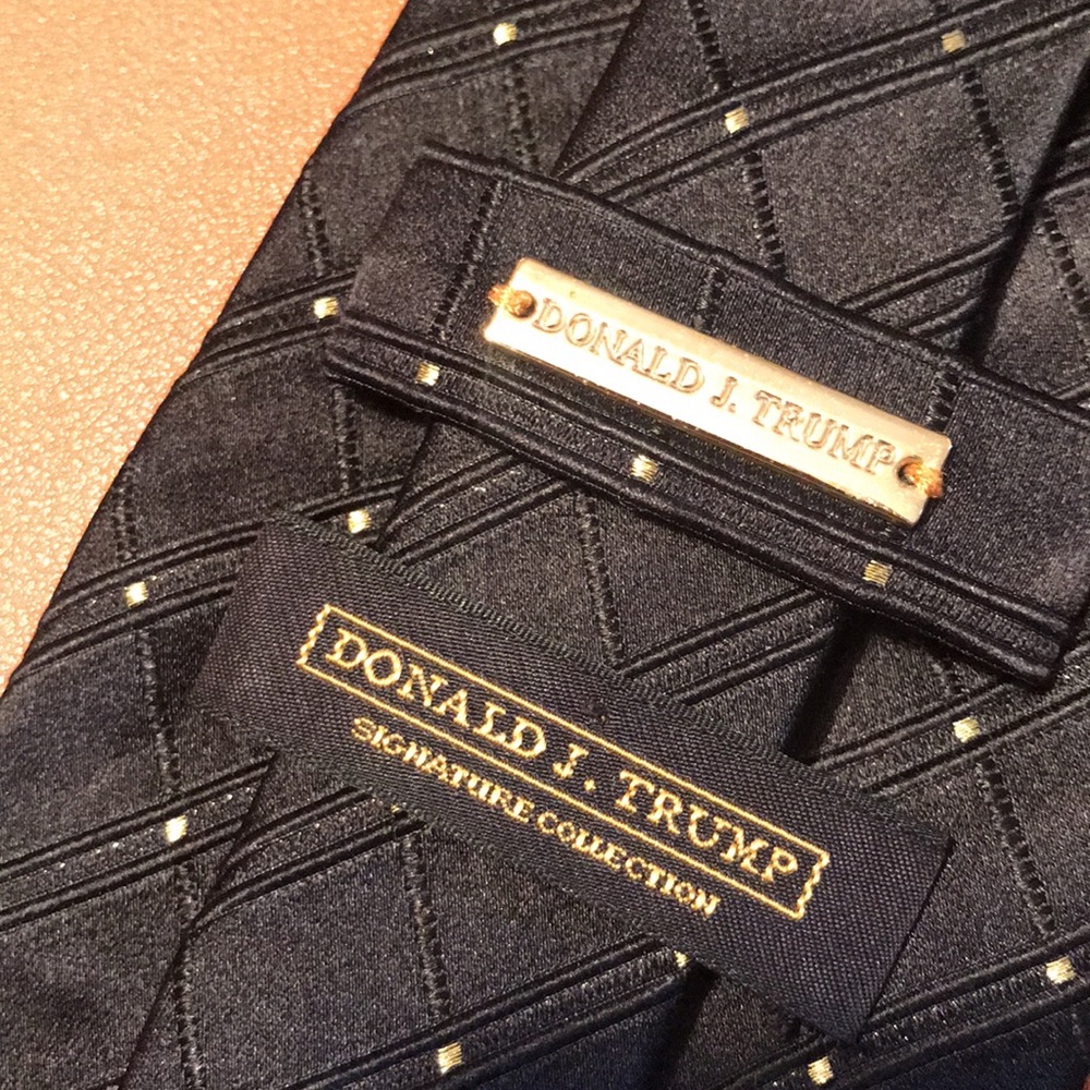 Donald Trump XLong Silk Tie - Picture 4 of 9